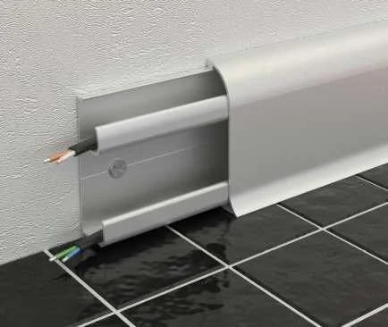 Алюминиевый плинтус Fezard Серебро 43х22х2,5м в Перми