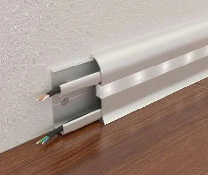 Алюминиевый плинтус Fezard с подсветкой Серебро 65х24х2,5м в Перми