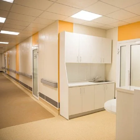 Коннелюрный односоставной плинтус Bonkeel Prof Серый (95х2700мм) в Перми