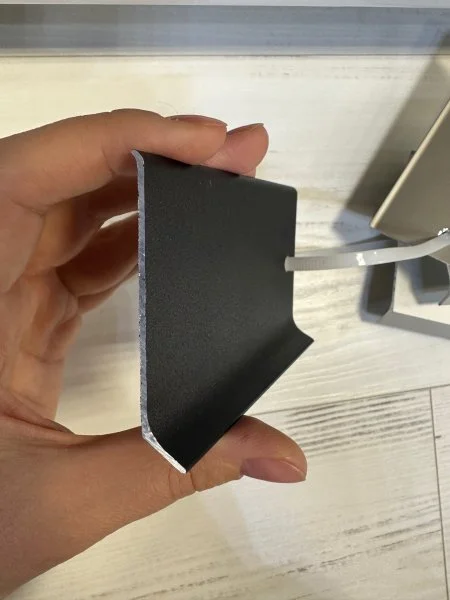 Алюминиевый плинтус Bonkeel ПЛ80 515л Черный (78,5х11,2х2500мм) в Перми